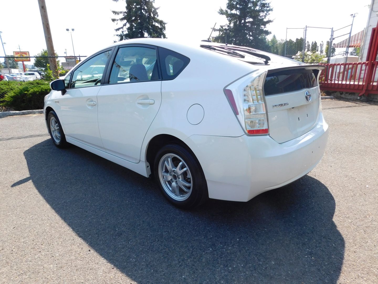 2010 Toyota Prius Three photo 7