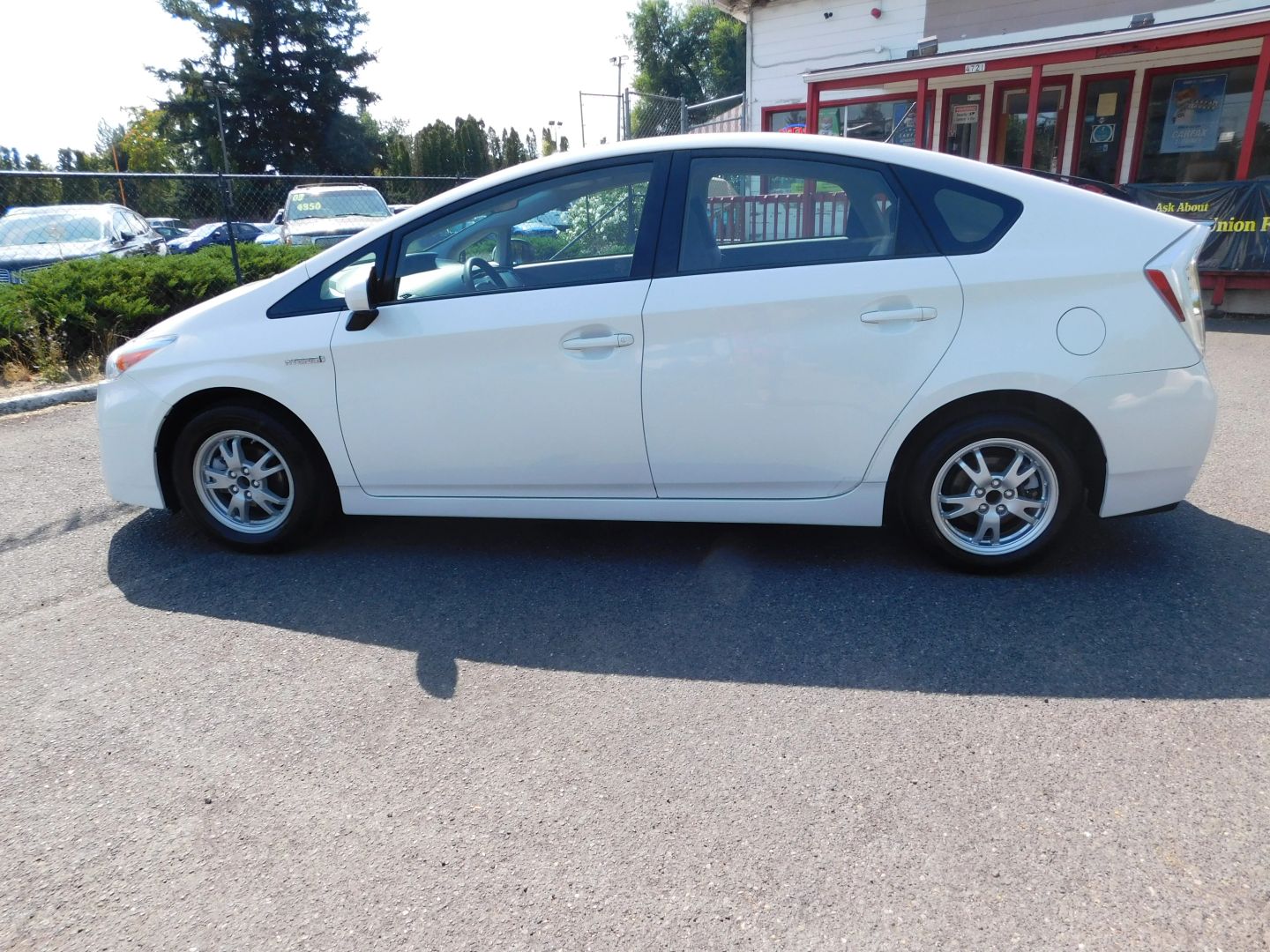 2010 Toyota Prius Three photo 8