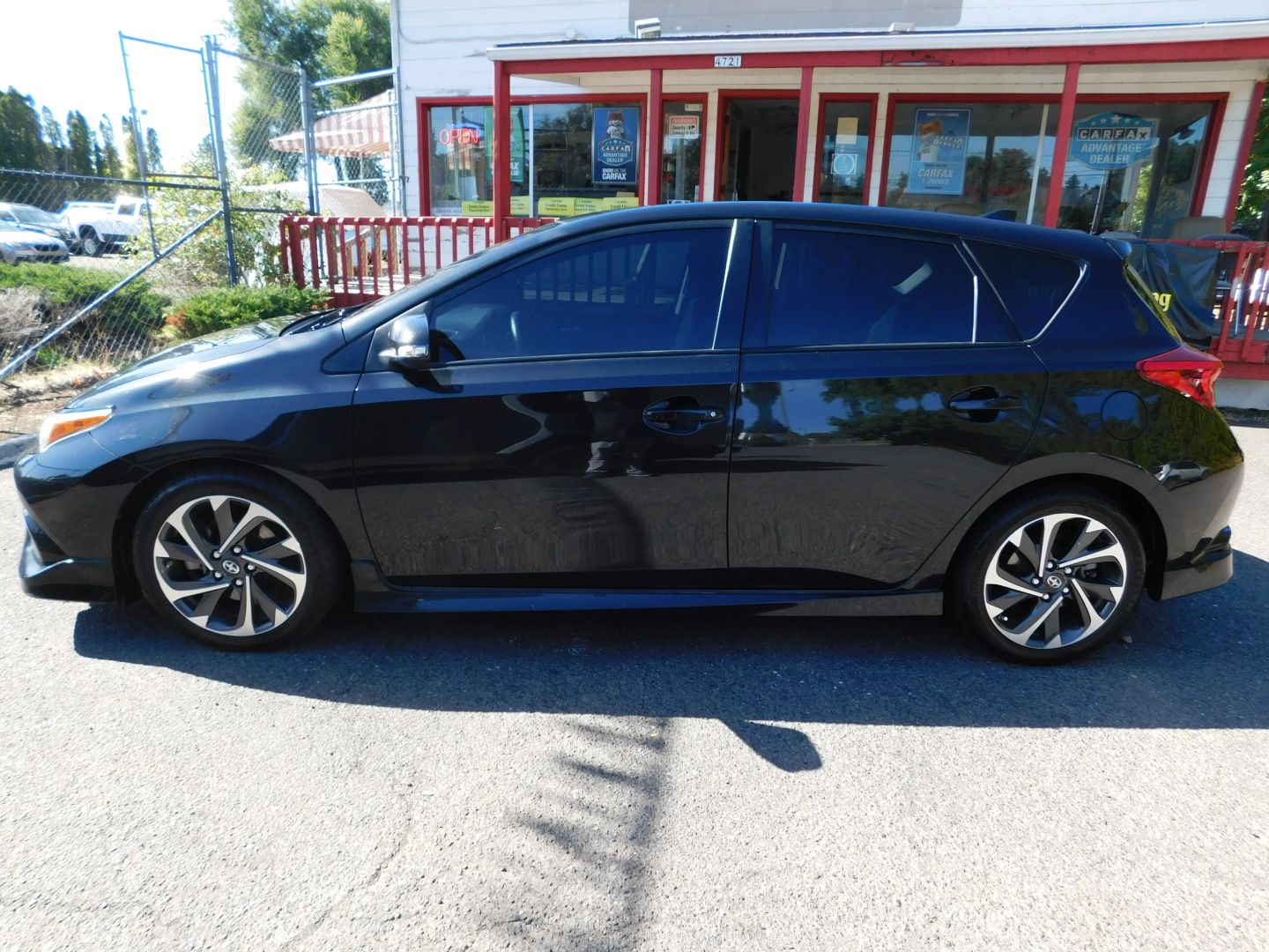 2016 Scion iM Base photo 2