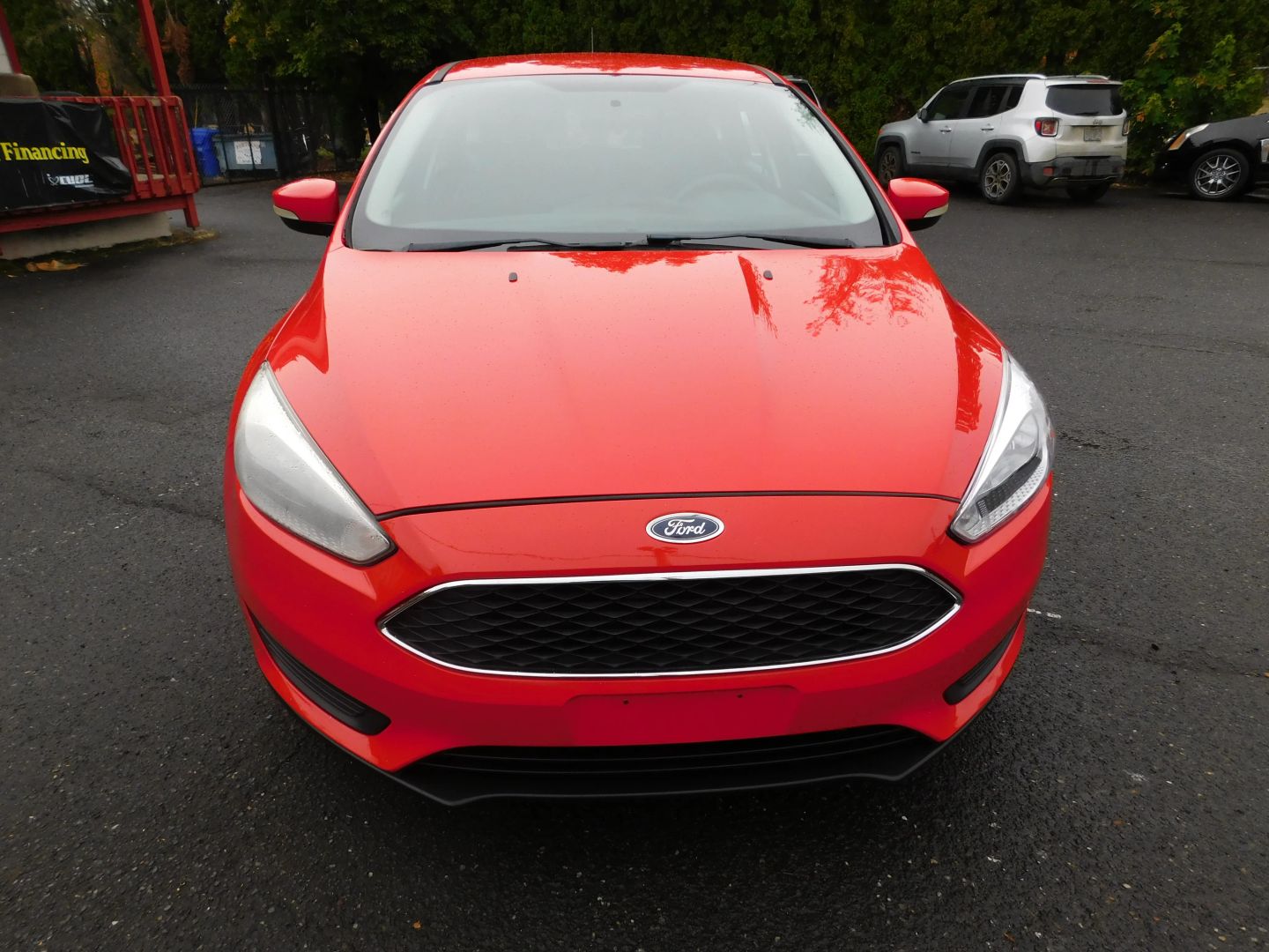 2017 Ford Focus SE photo 2
