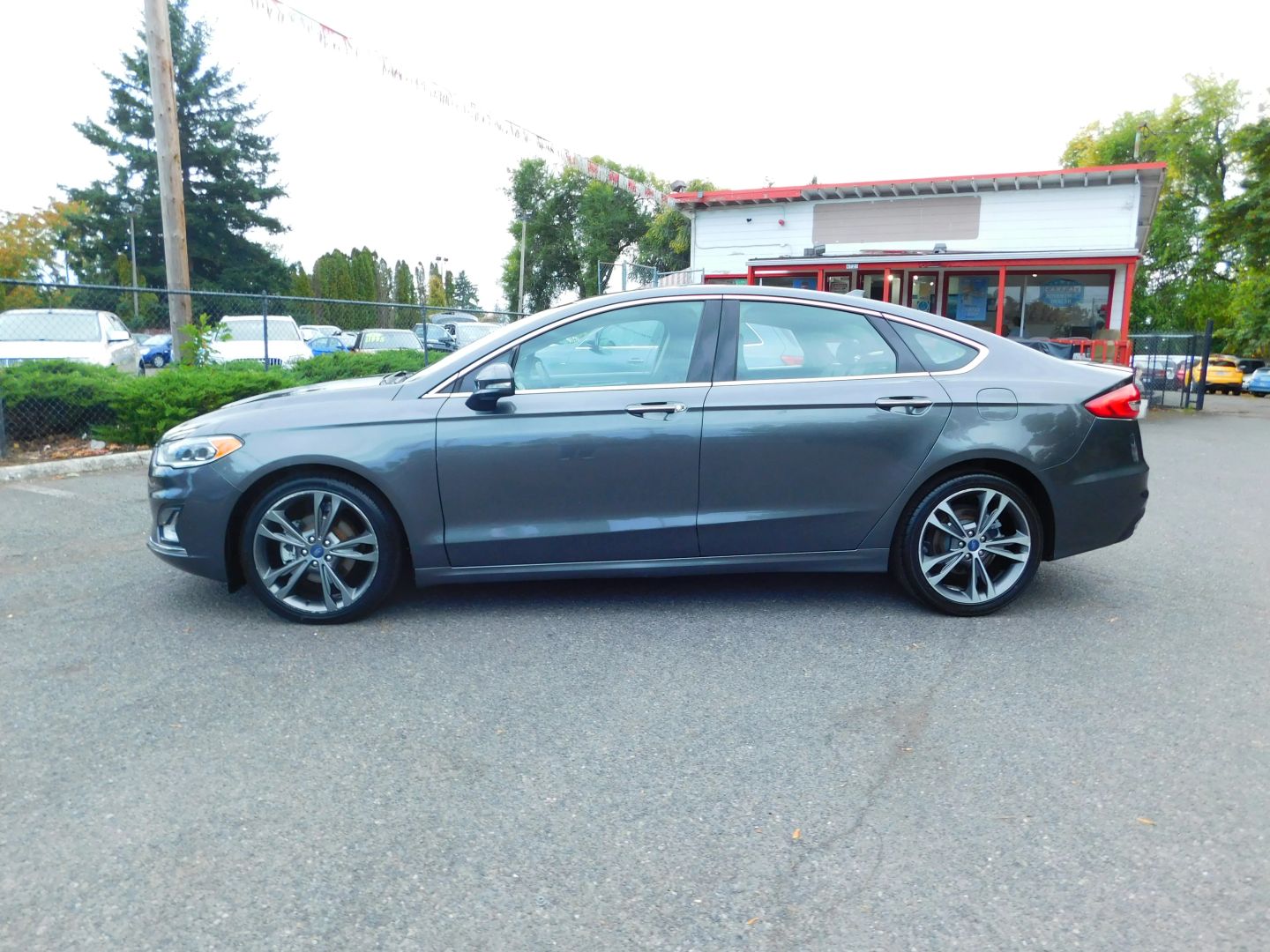 2020 Ford Fusion Titanium photo 2