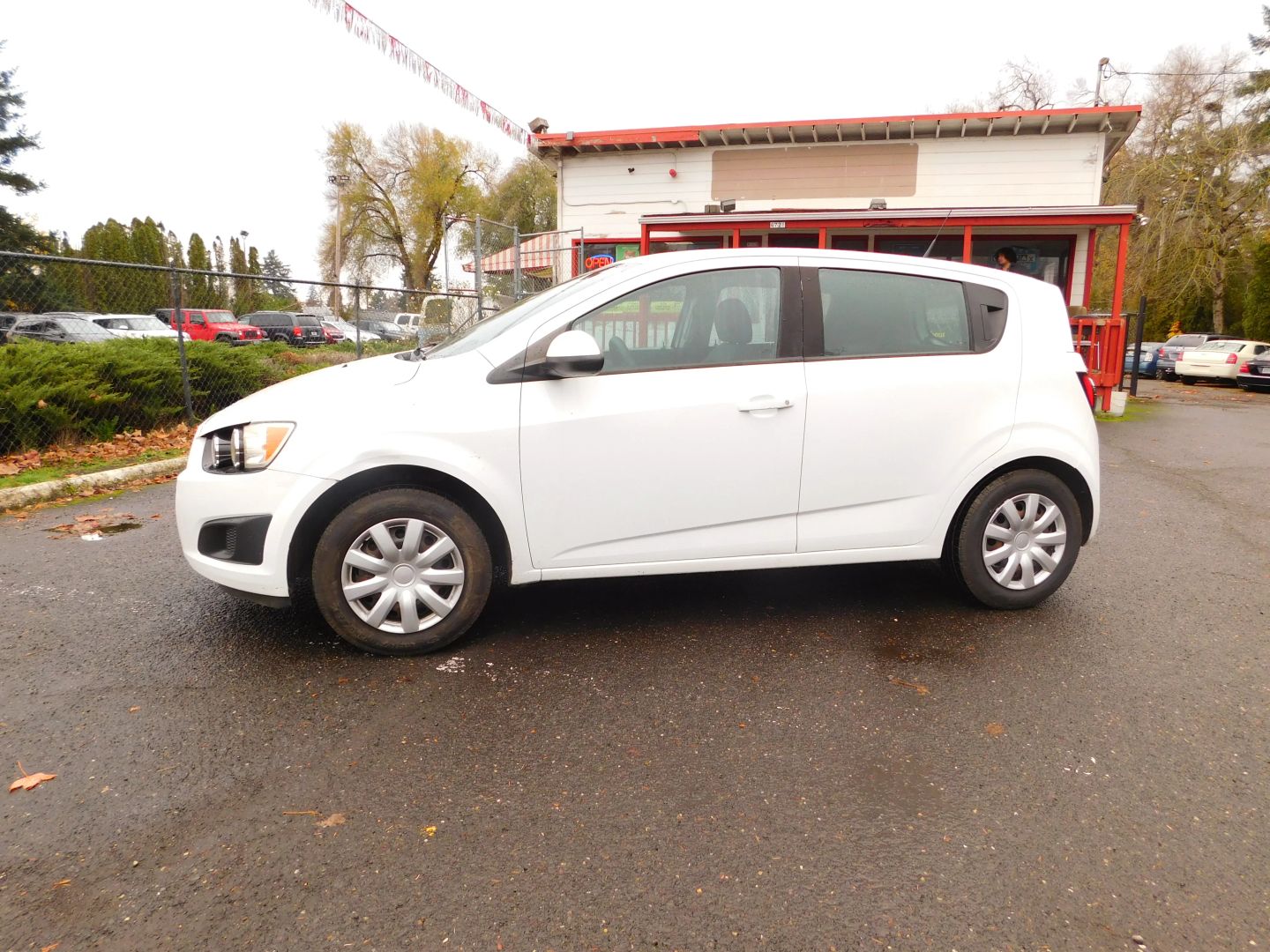 2014 Chevrolet Sonic LS - Photo 3
