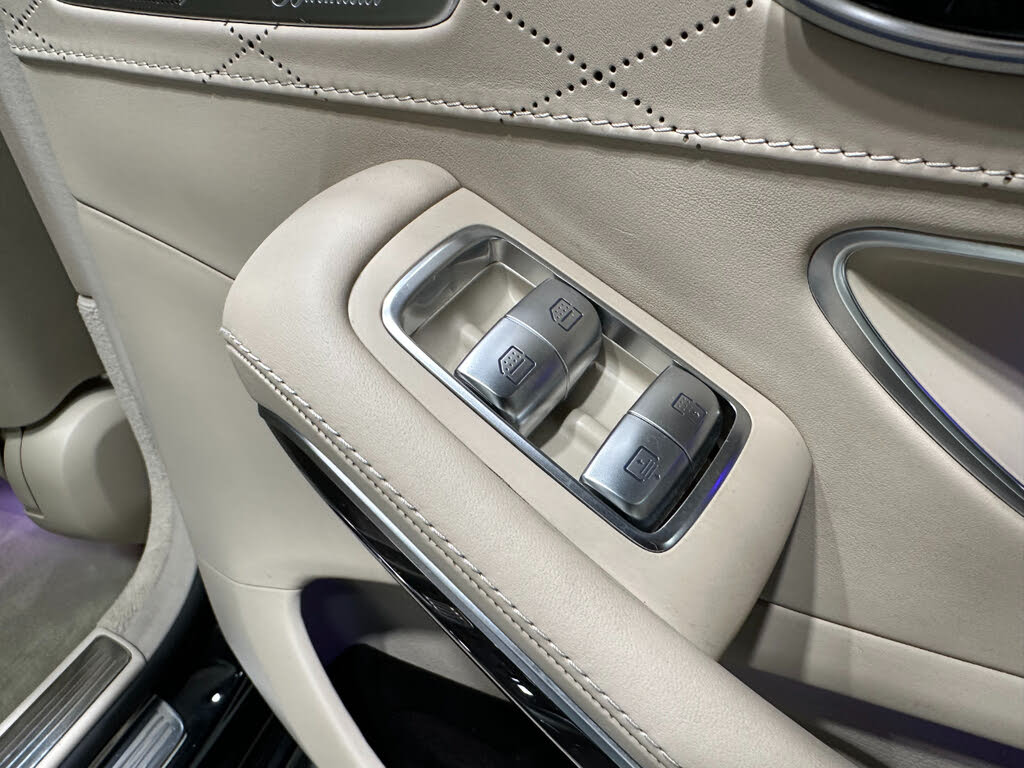 2015 Mercedes Benz S 63 AMG photo 17
