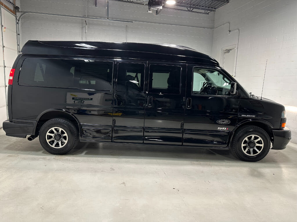 2016 Gmc Savana photo 2