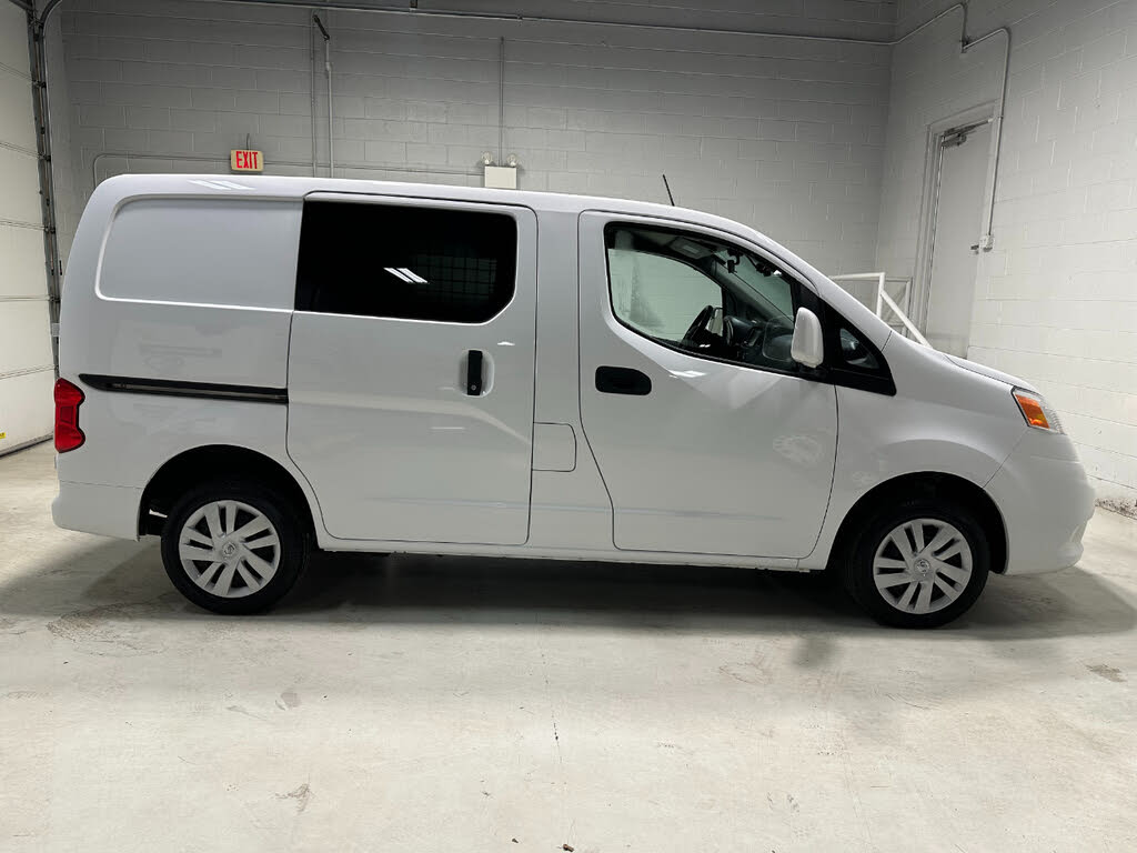 2021 Nissan NV200 SV photo 2
