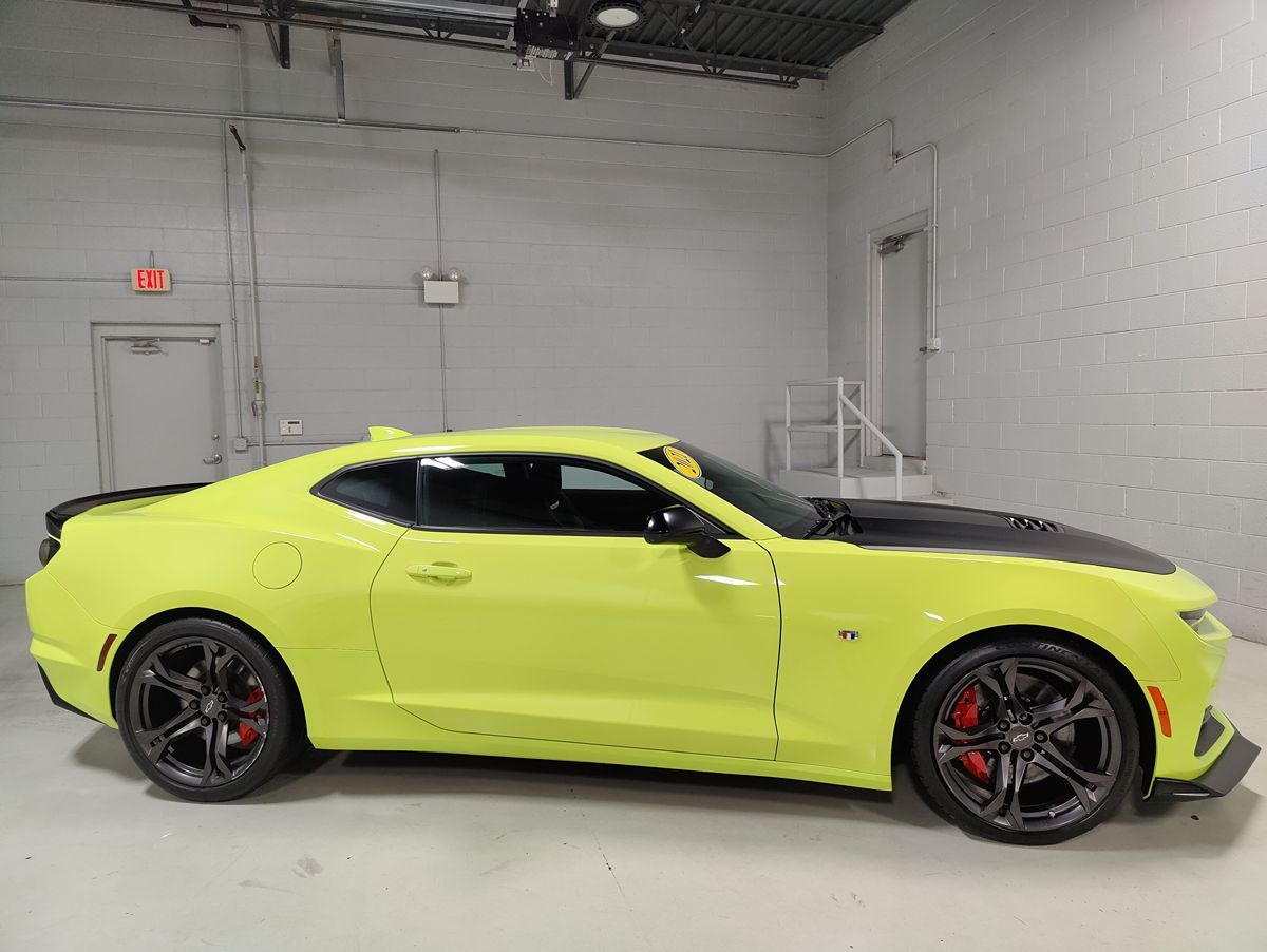 2021 Chevrolet Camaro 1LE photo 2