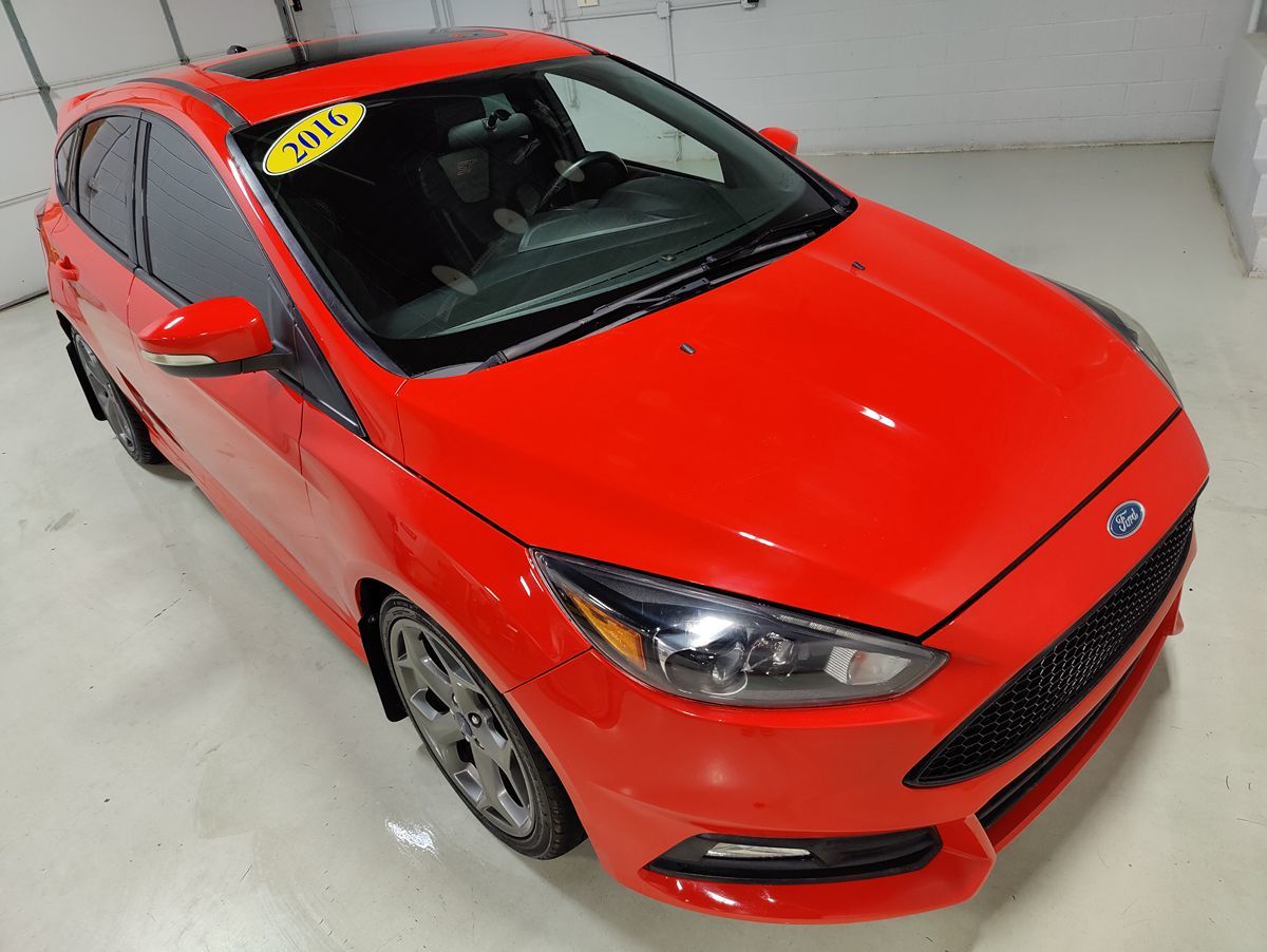 2016 Ford Focus ST photo 3