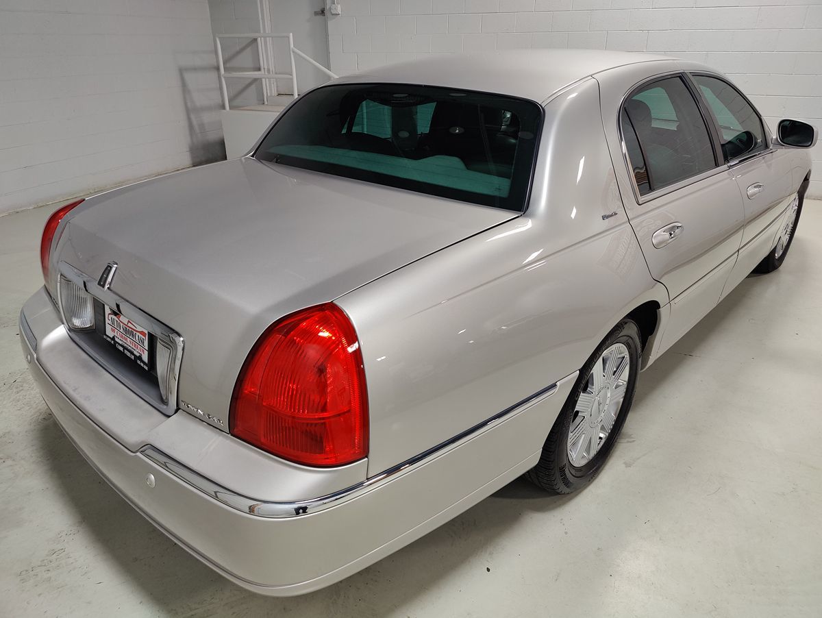 2004 Lincoln Town Car Ultimate - Photo 6