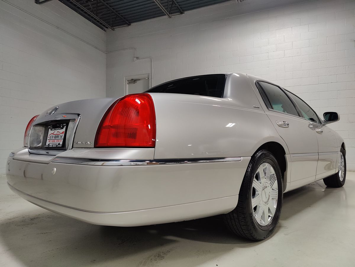 2004 Lincoln Town Car Ultimate - Photo 7