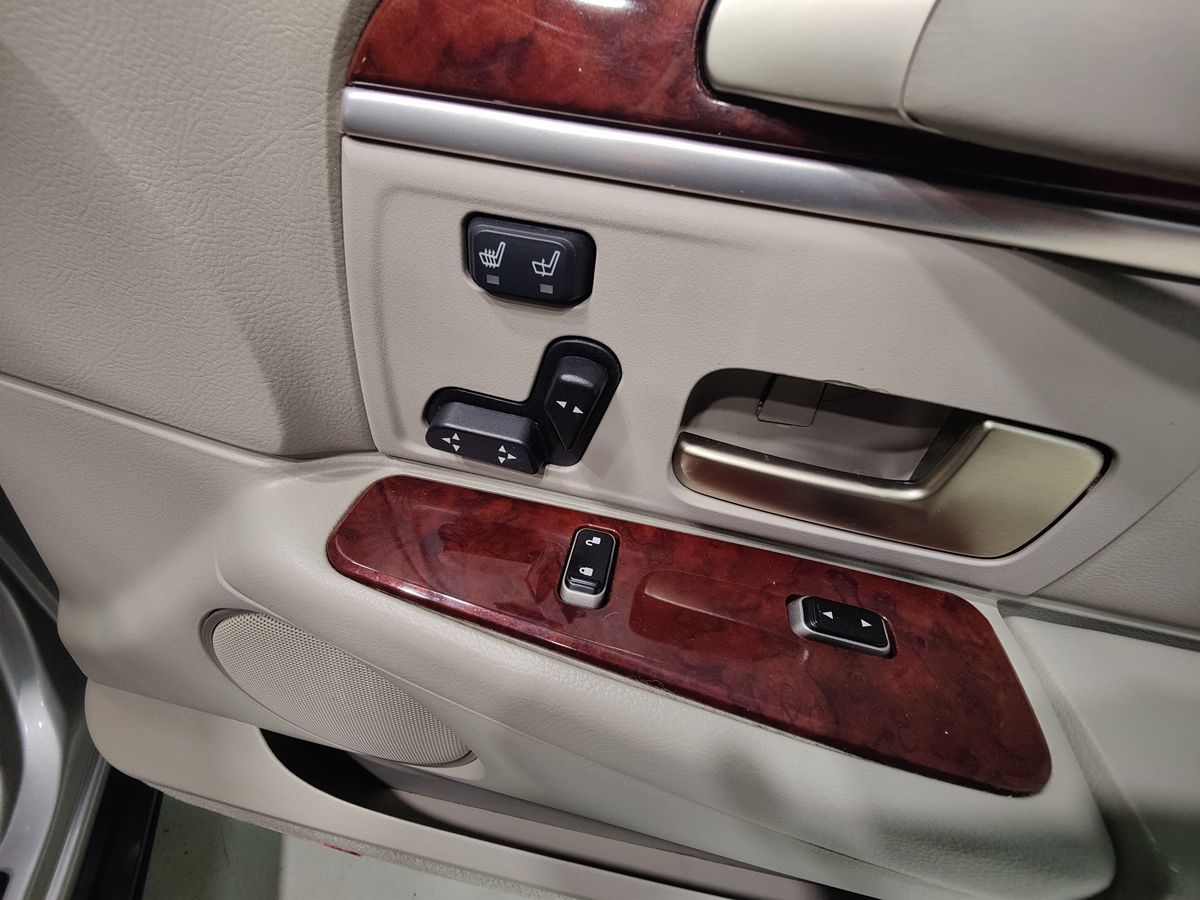 2004 Lincoln Town Car Ultimate - Photo 11