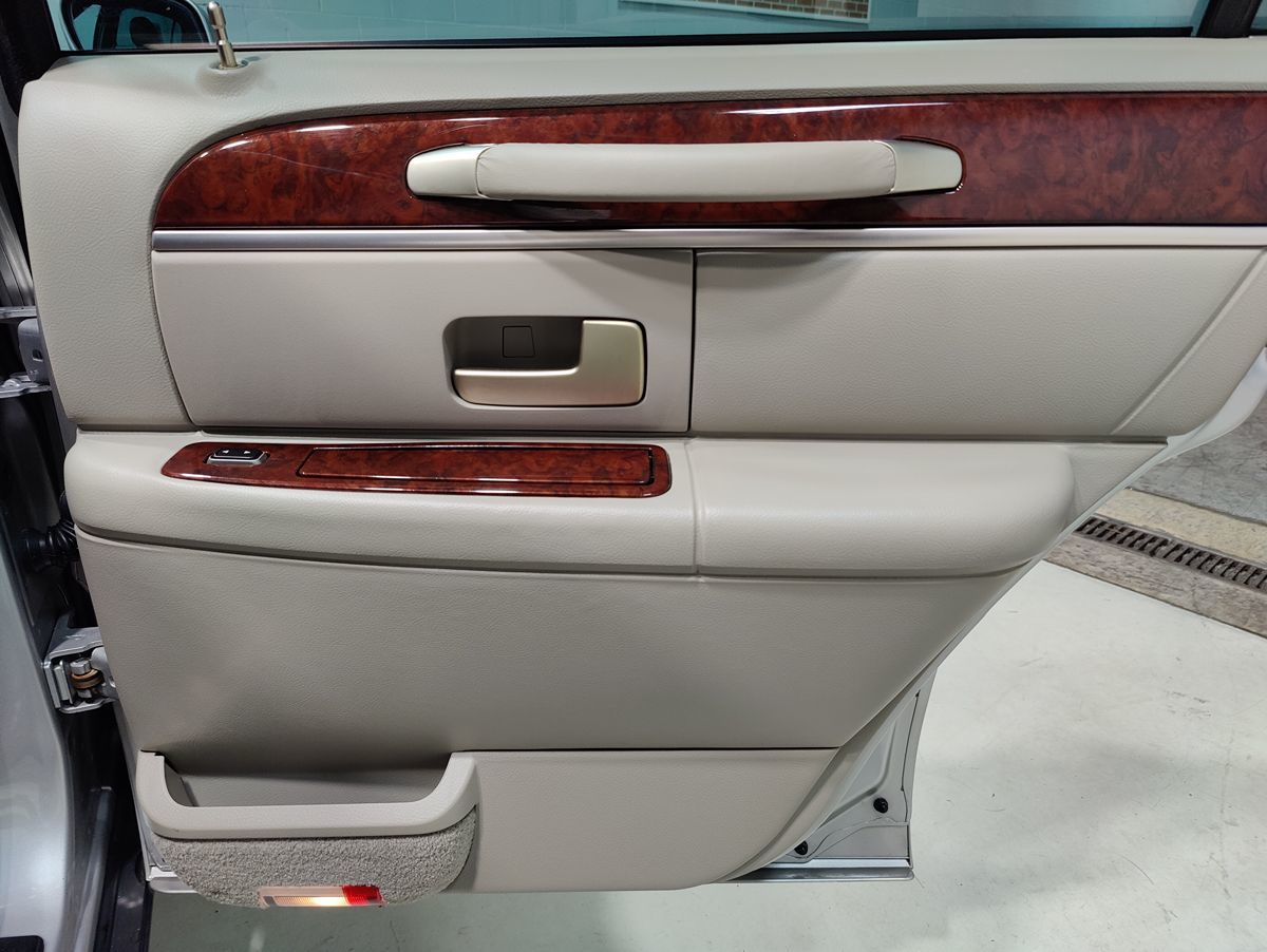 2004 Lincoln Town Car Ultimate - Photo 15