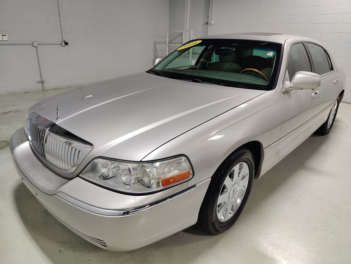 2004 Lincoln Town Car Ultimate - Photo 18