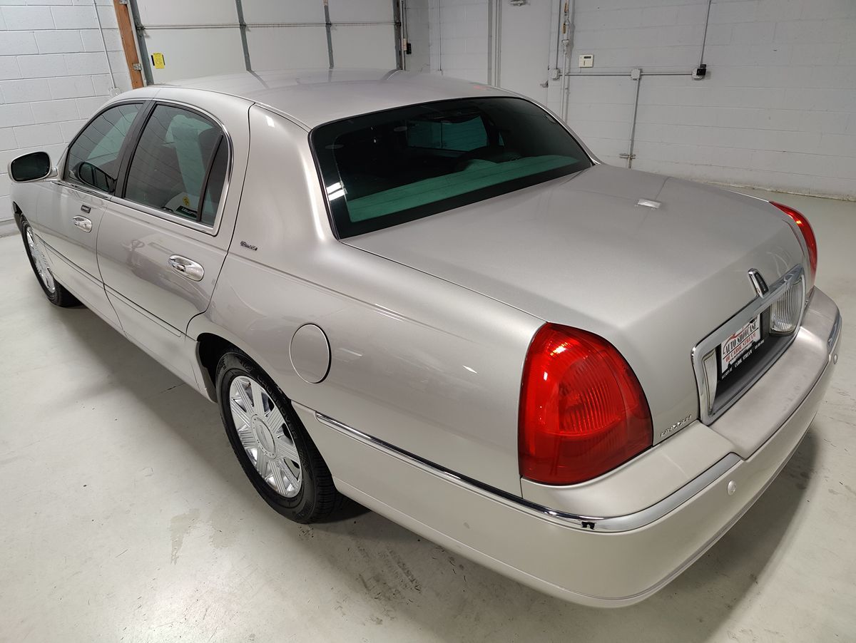 2004 Lincoln Town Car Ultimate - Photo 20