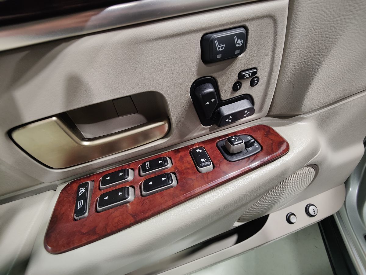 2004 Lincoln Town Car Ultimate - Photo 23