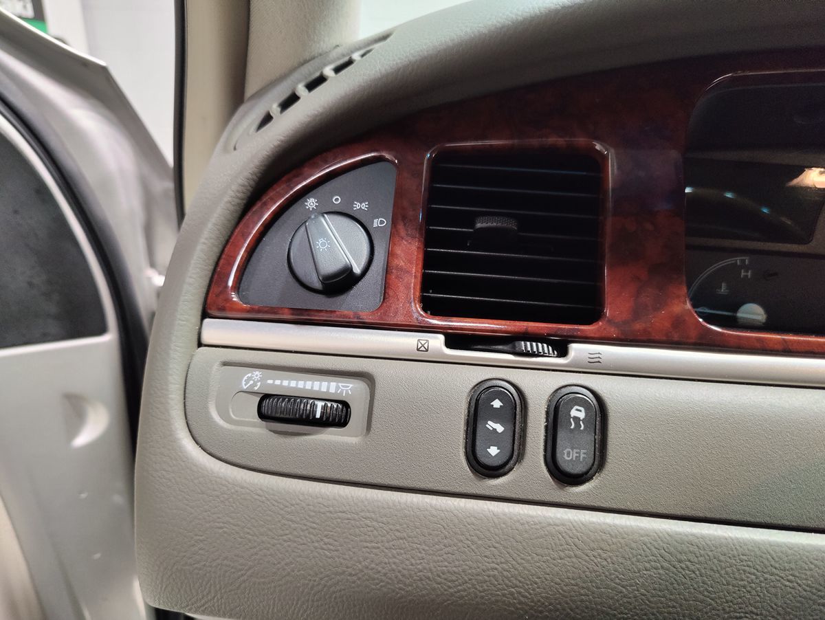 2004 Lincoln Town Car Ultimate - Photo 26