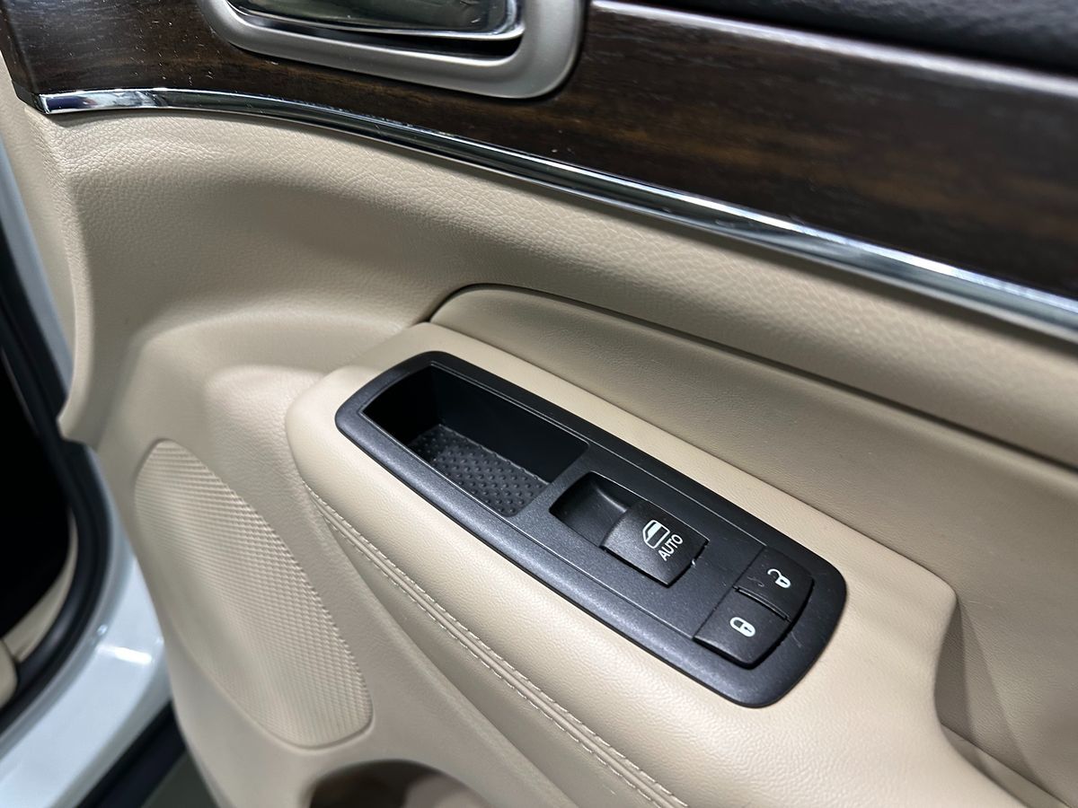 2016 Jeep Grand Cherokee Limited - Photo 12