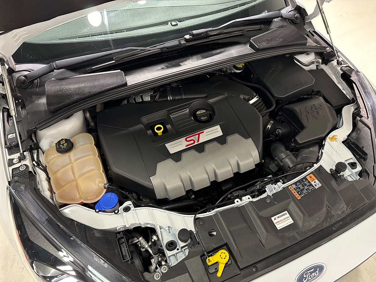 2018 Ford Focus ST photo 3