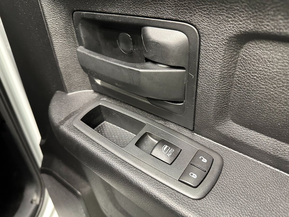 2016 Ram 1500 Express photo 8