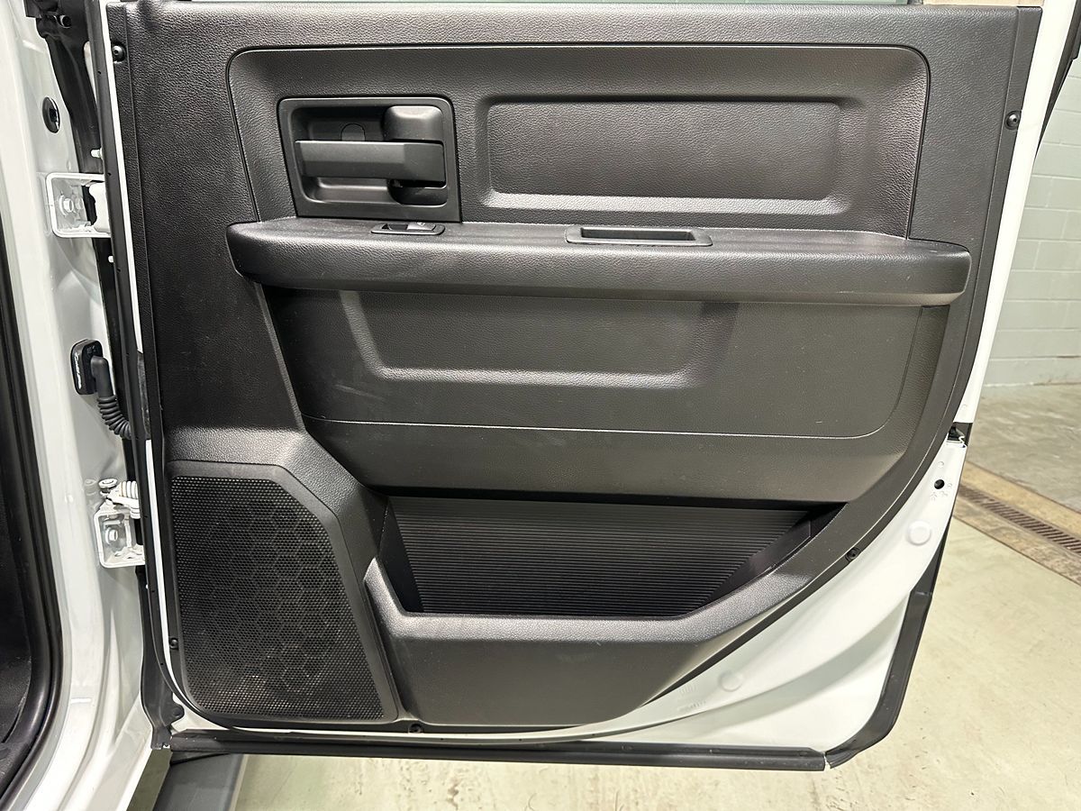 2016 Ram 1500 Express photo 11