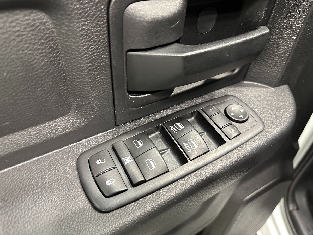 2016 Ram 1500 Express photo 21