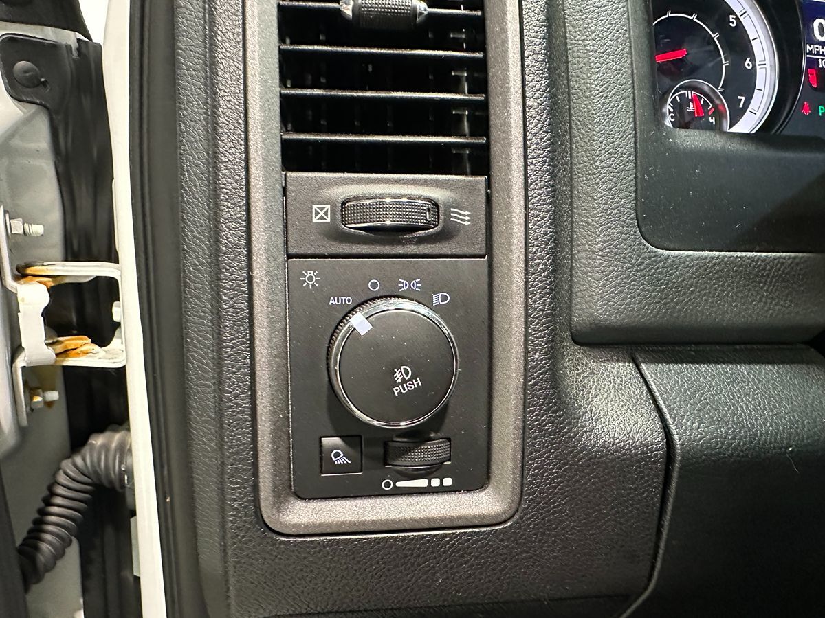 2016 Ram 1500 Express photo 25