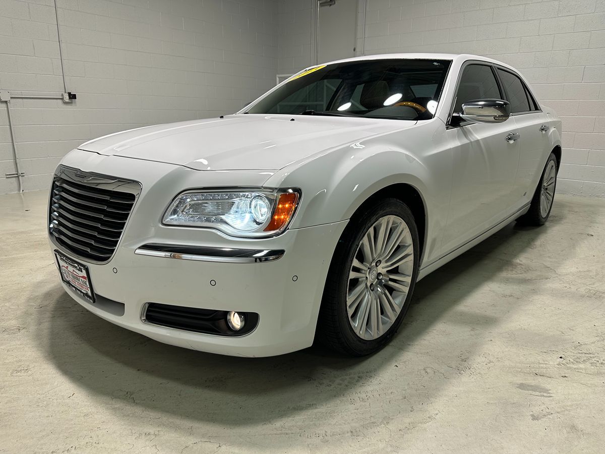2013 Chrysler 300 photo 17