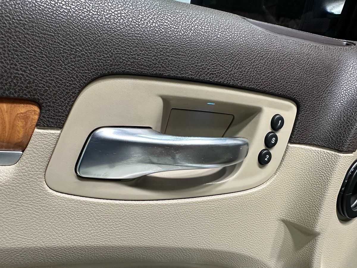 2013 Chrysler 300 photo 23