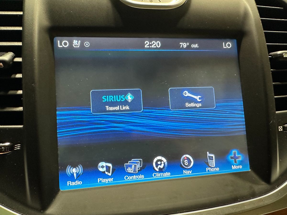 2013 Chrysler 300 photo 37