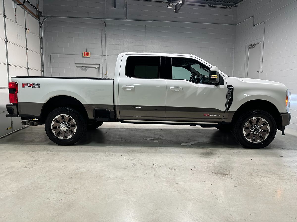 2023 Ford F-250 King Ranch photo 2