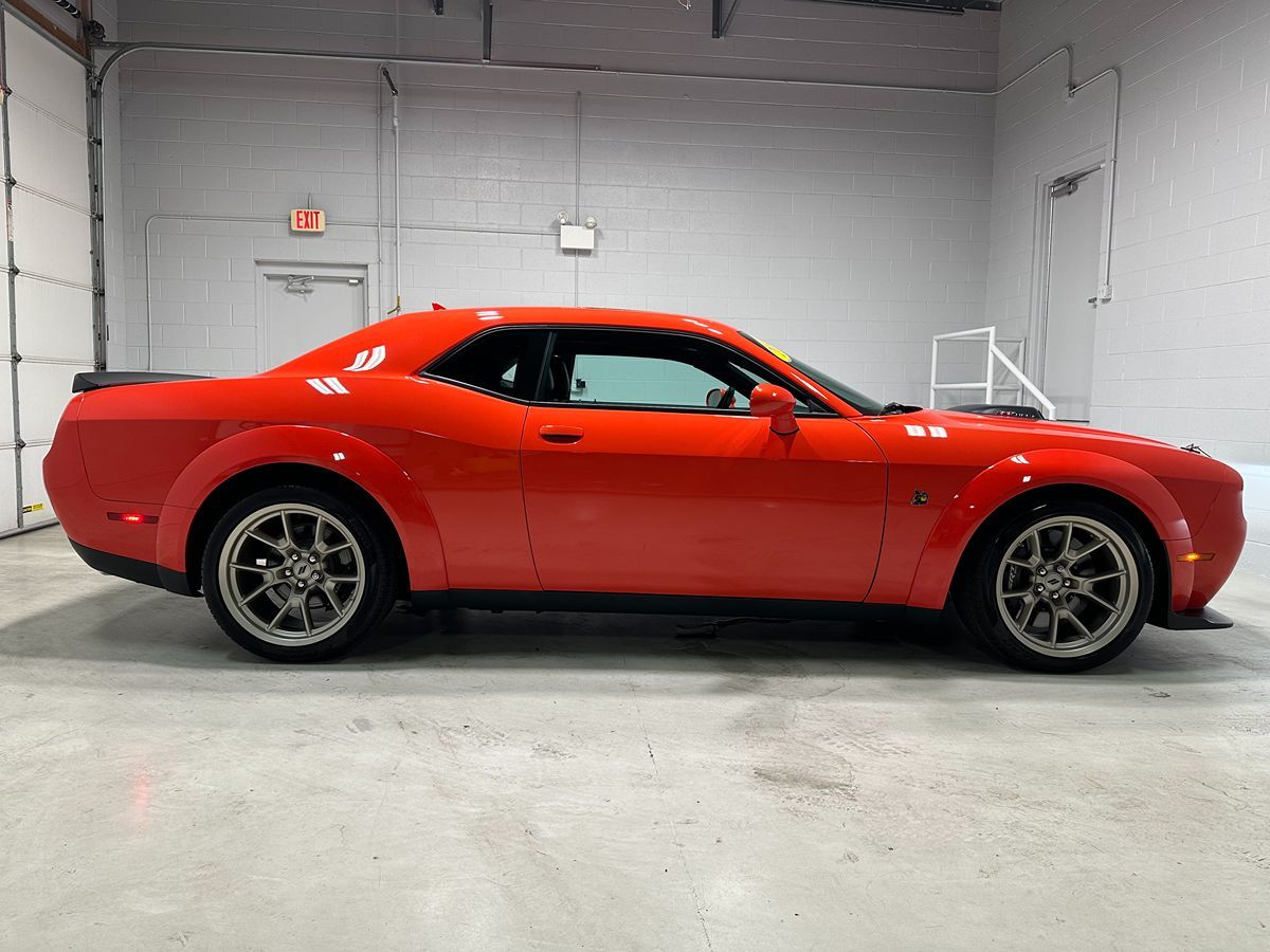 2022 Dodge Challenger R/T Scat Pack Widebody photo 2