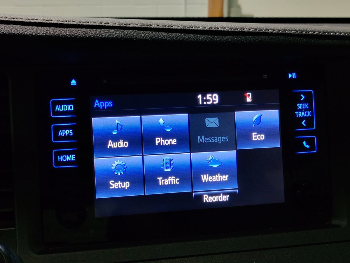 2015 Toyota Sienna XLE photo 28