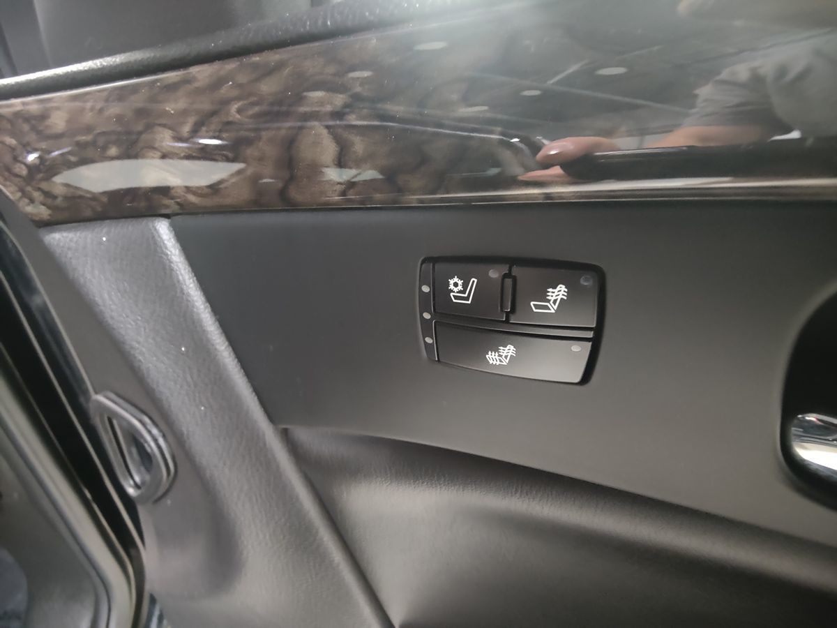 2008 Cadillac DTS photo 6