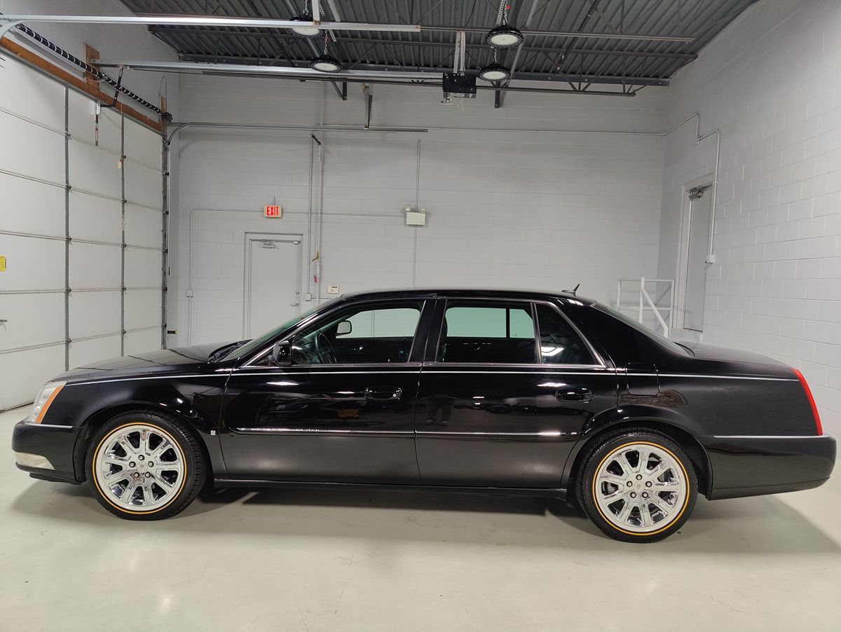 2008 Cadillac DTS photo 13