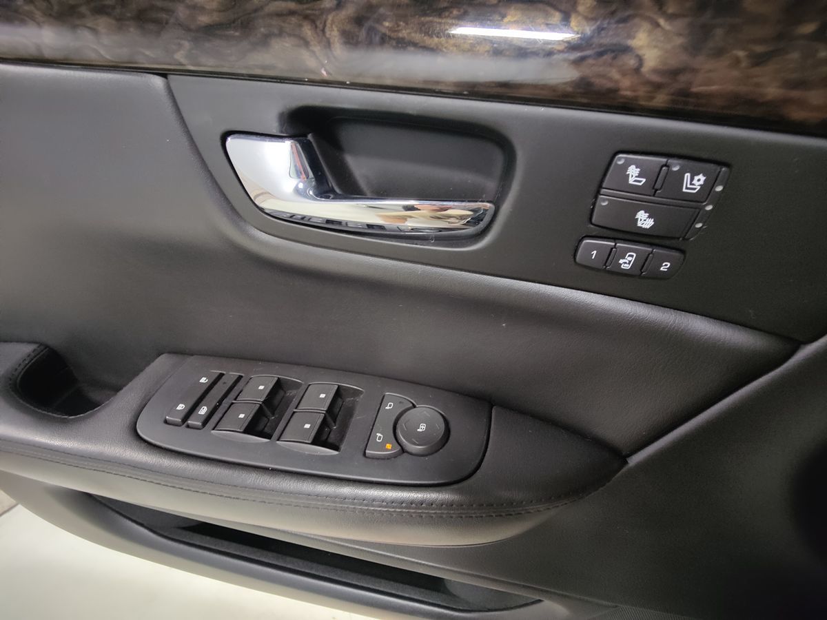 2008 Cadillac DTS photo 17