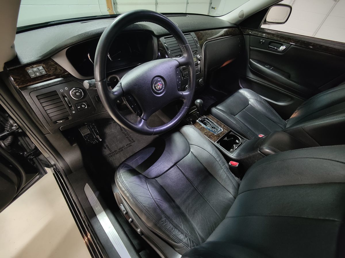 2008 Cadillac DTS photo 19