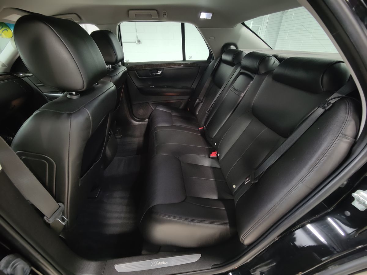 2008 Cadillac DTS photo 28