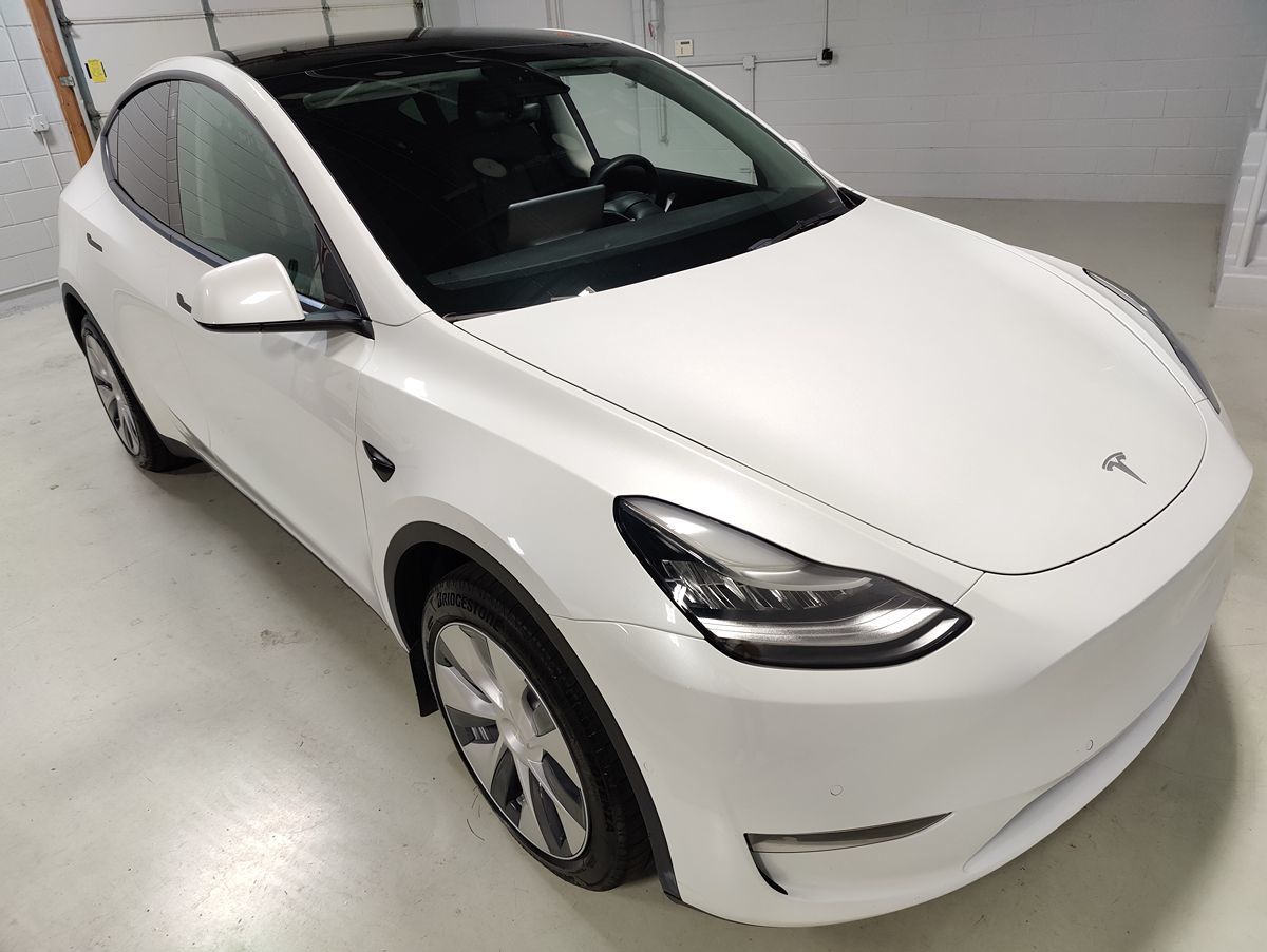 2022 Tesla Model Y Long Range photo 2