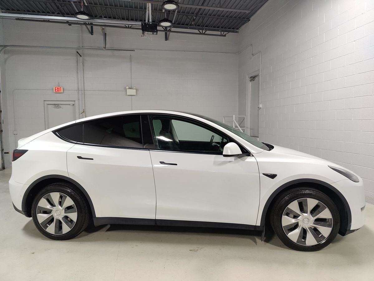 2022 Tesla Model Y Long Range photo 4