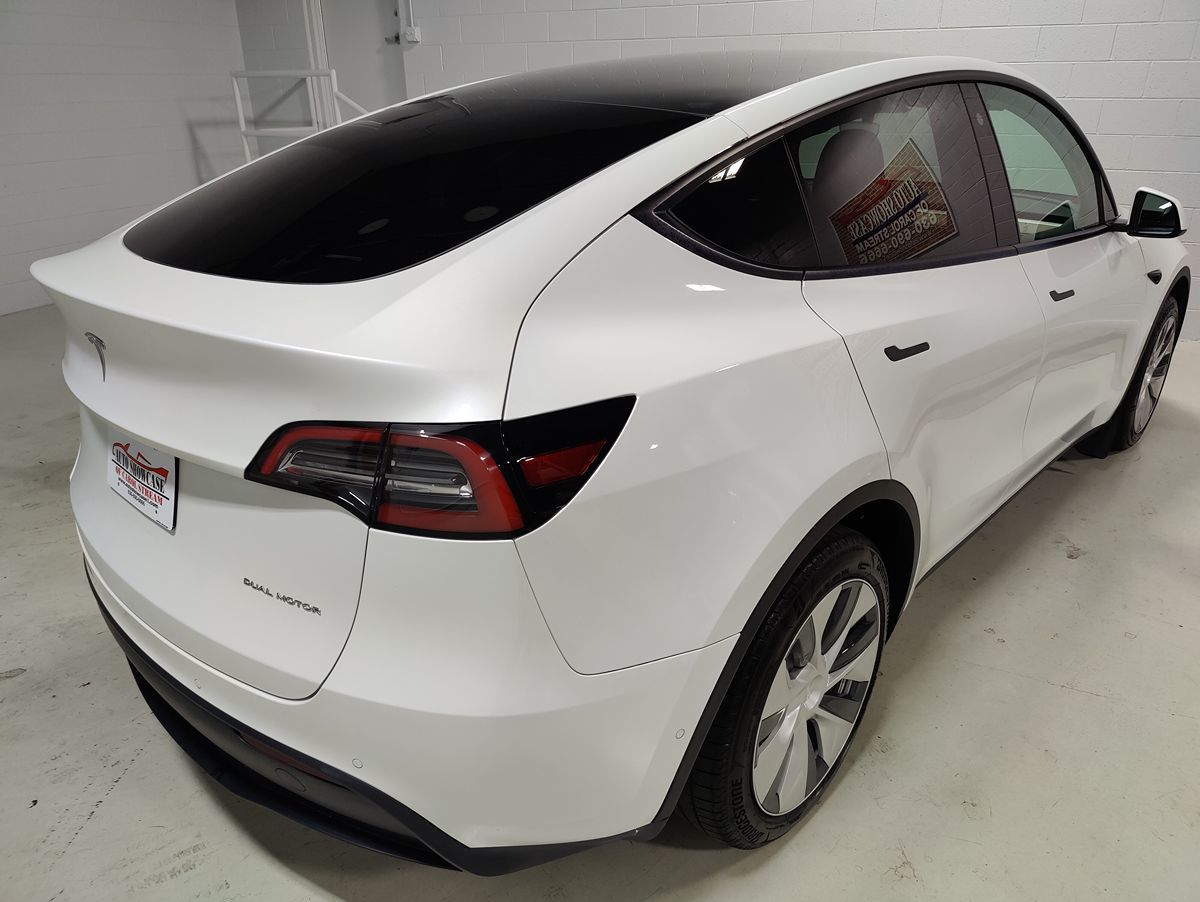 2022 Tesla Model Y Long Range photo 5
