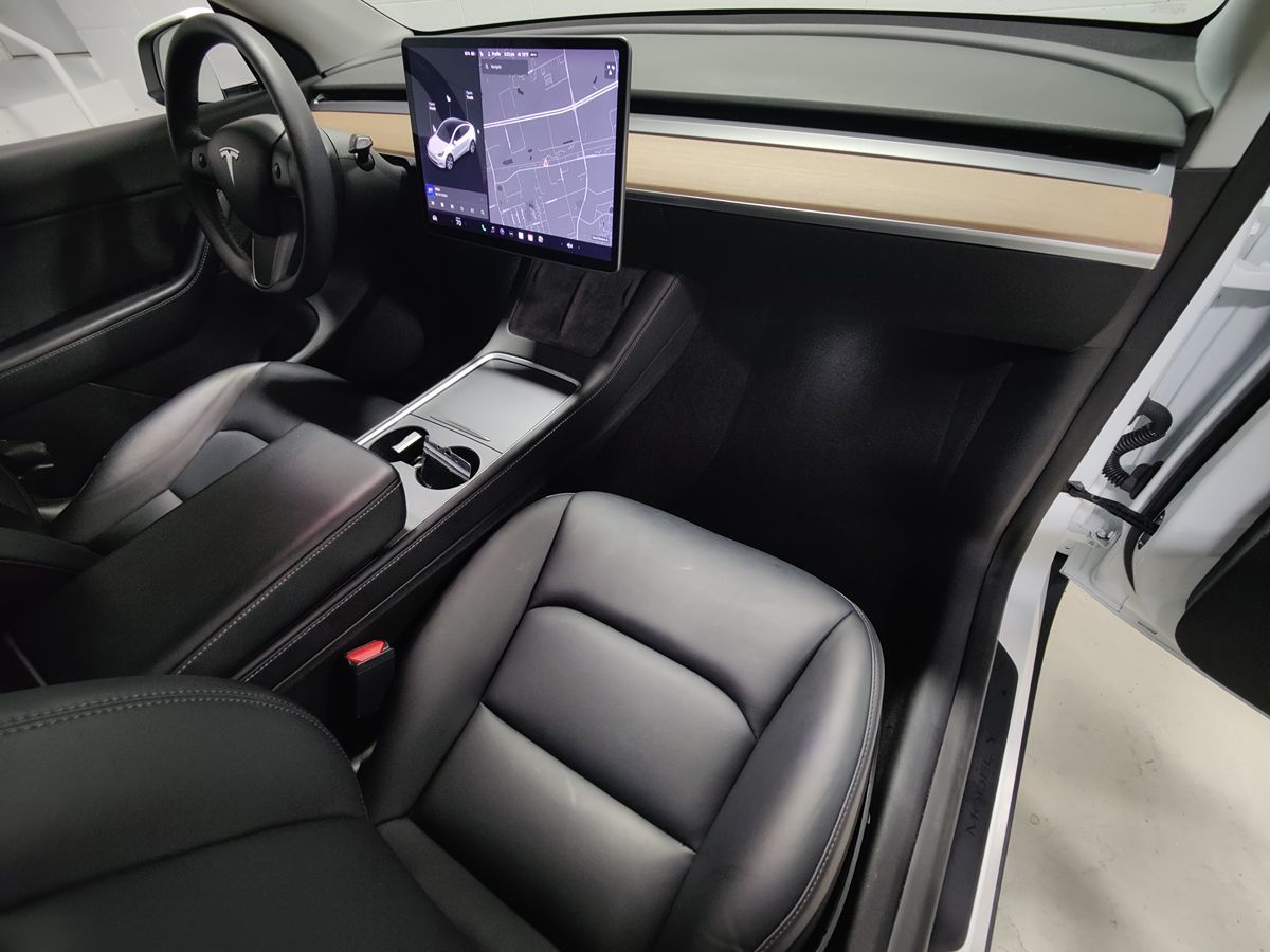 2022 Tesla Model Y Long Range photo 8