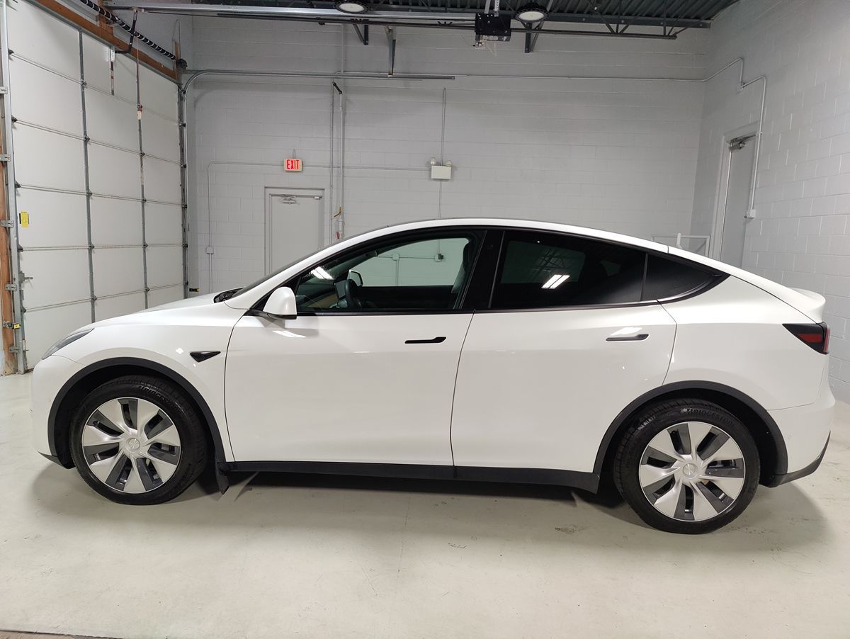 2022 Tesla Model Y Long Range photo 12