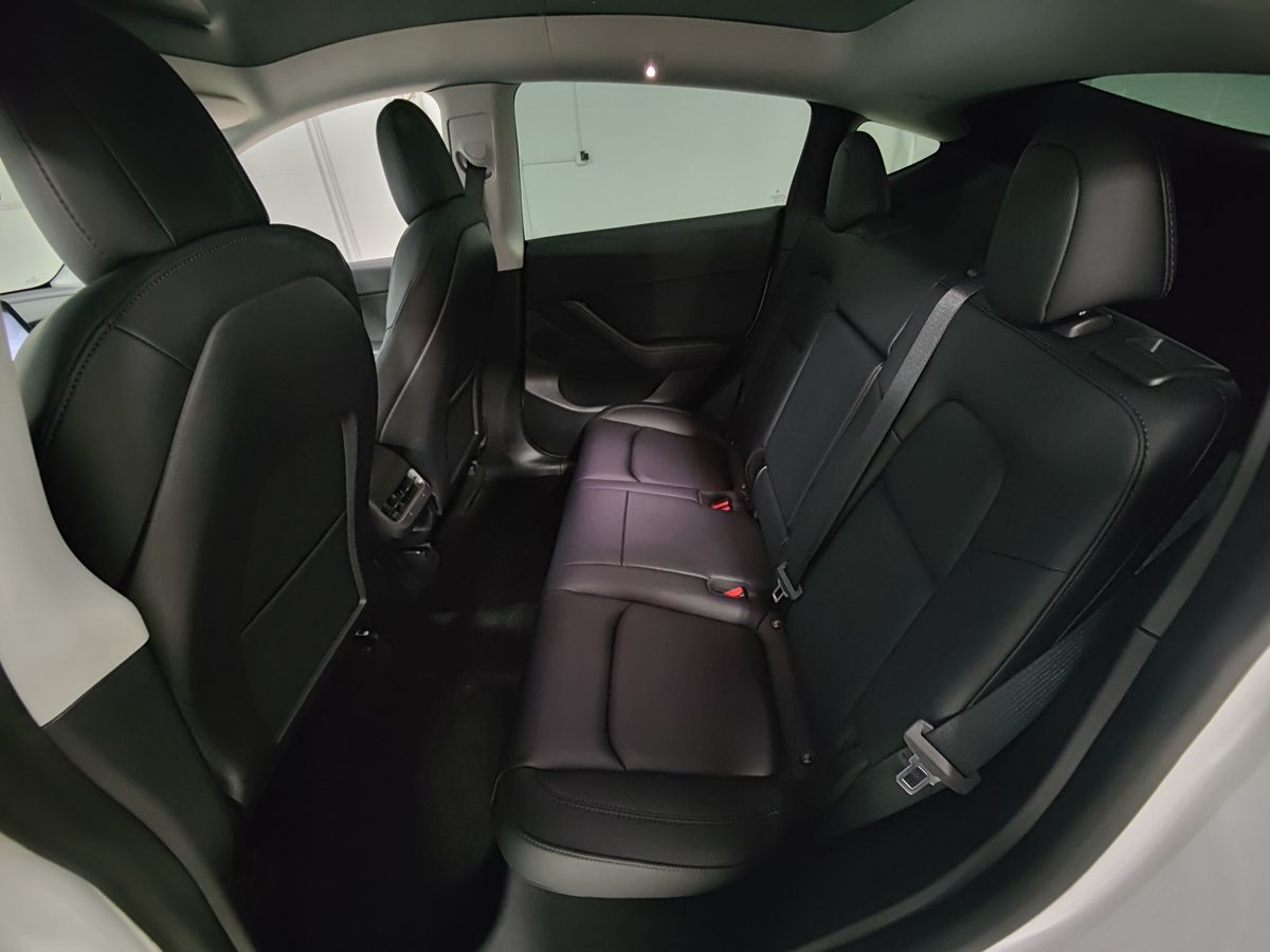 2022 Tesla Model Y Long Range photo 23