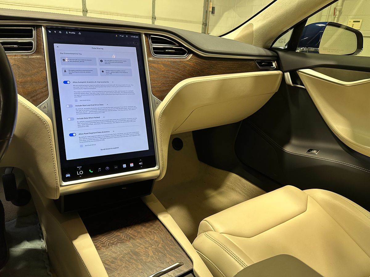 2017 Tesla Model S 100D photo 24