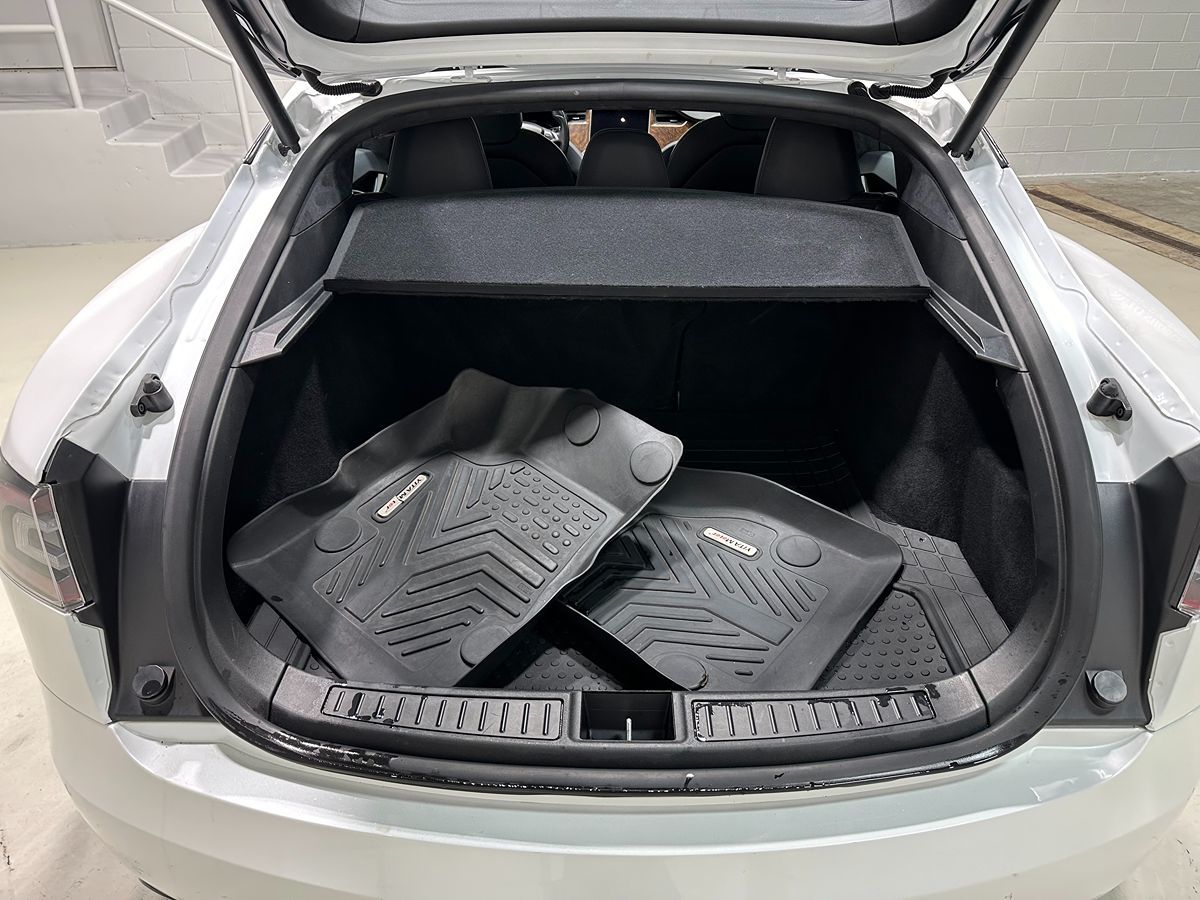 2020 Tesla Model S Long Range Plus photo 6