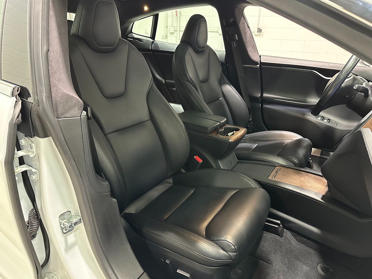 2020 Tesla Model S Long Range Plus photo 10