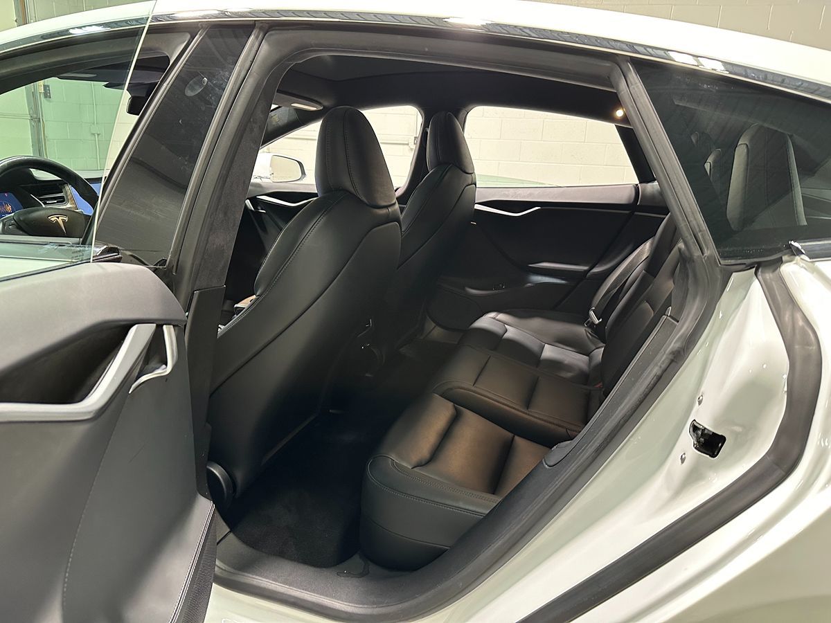 2020 Tesla Model S Long Range Plus photo 17