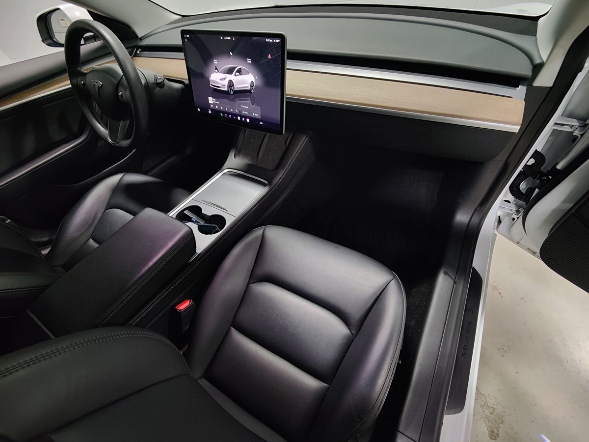 2023 Tesla Model 3 photo 10