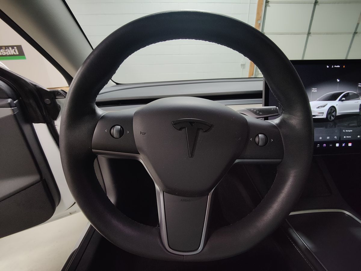 2023 Tesla Model 3 photo 21