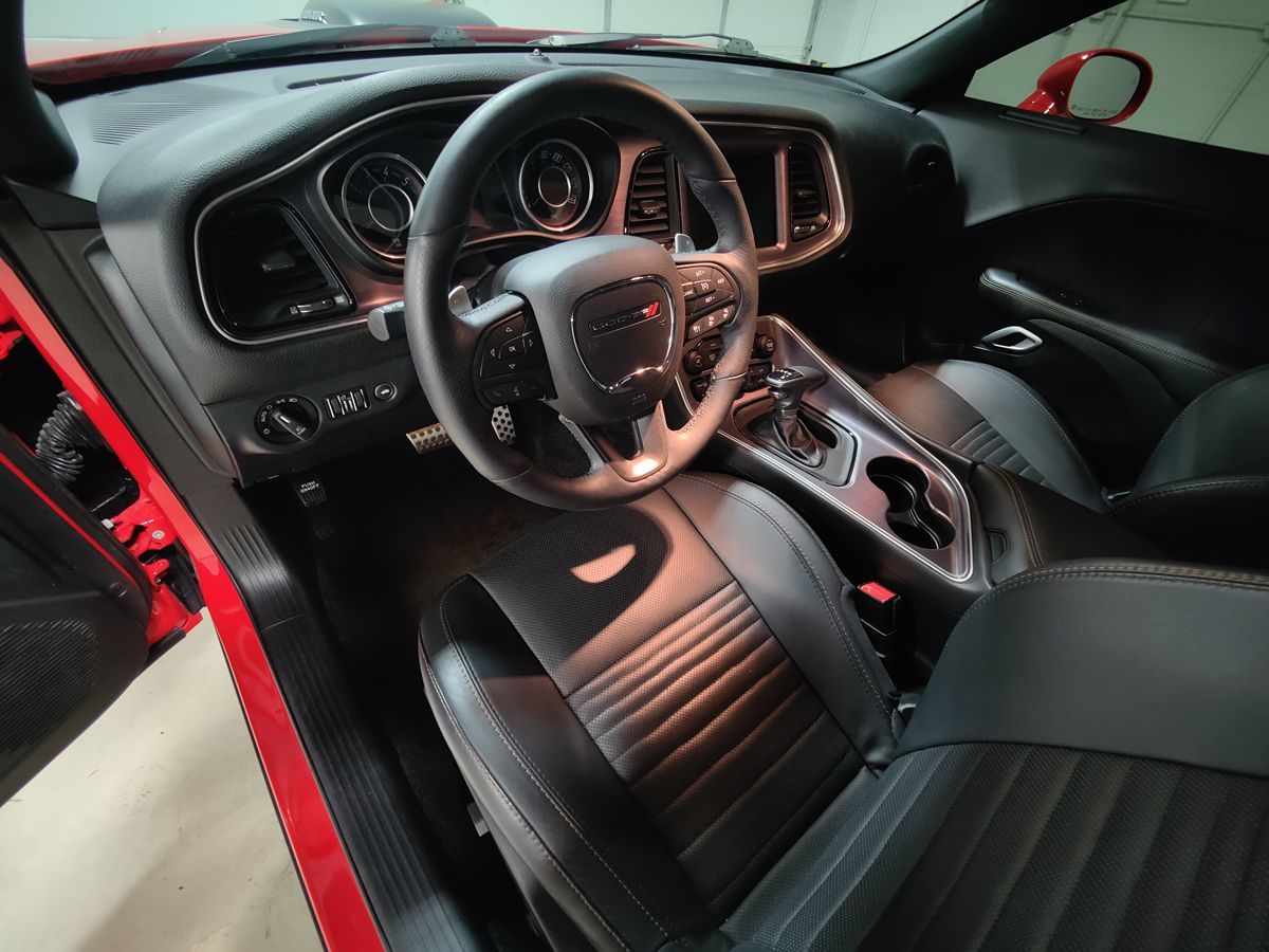 2015 Dodge Challenger R/T Plus Shaker photo 23