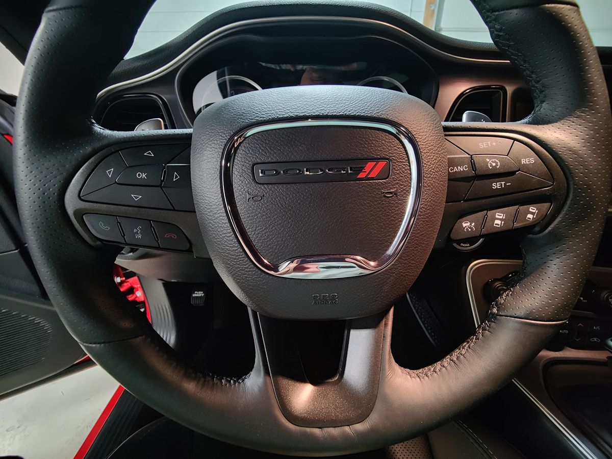 2015 Dodge Challenger R/T Plus Shaker photo 25